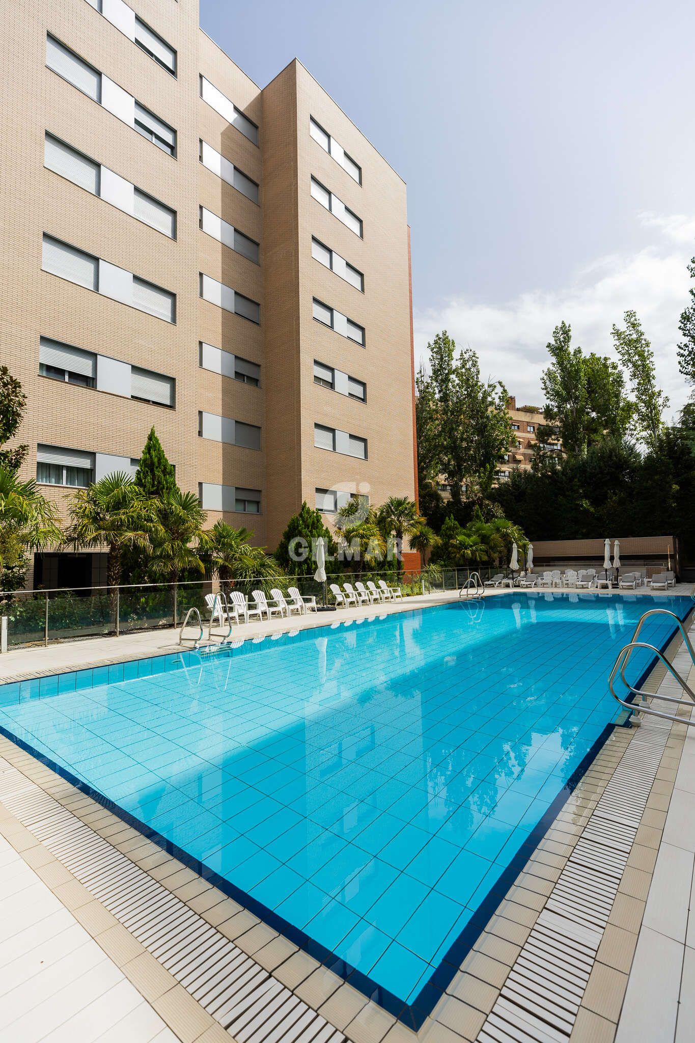 Swimming pool of Flat for sale in  Madrid Capital  with Heating, Private garden and Storage room