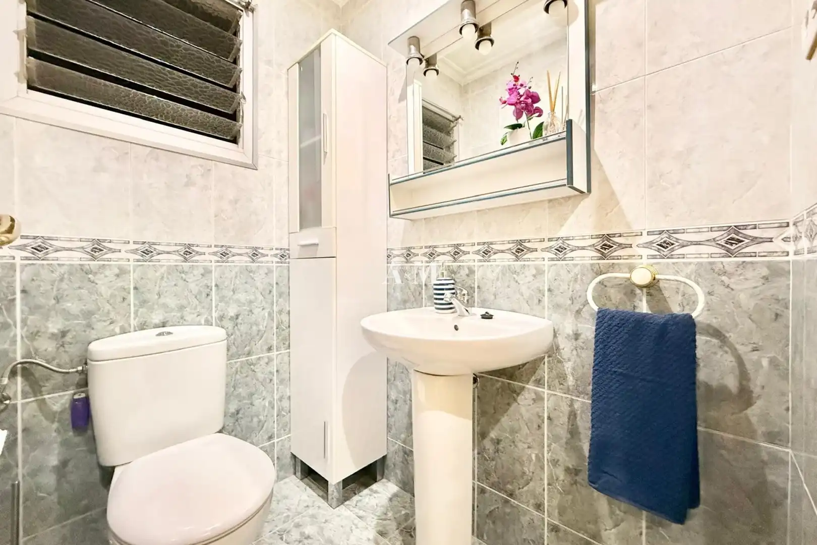Badezimmer von Wohnung zur Miete in Elche ciudad