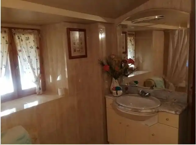Bany de Casa o xalet de lloguer en Undués de Lerda amb Calefacció, Parquet i Traster