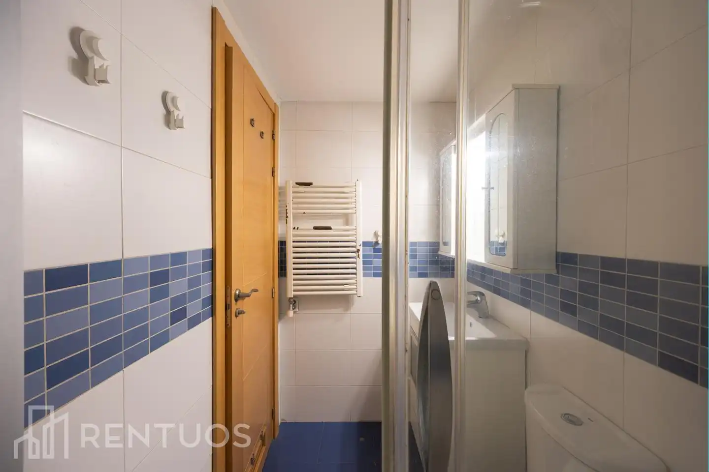 Bathroom of Study for rent in Madrid  with Air Conditioner, Heating and Storage room