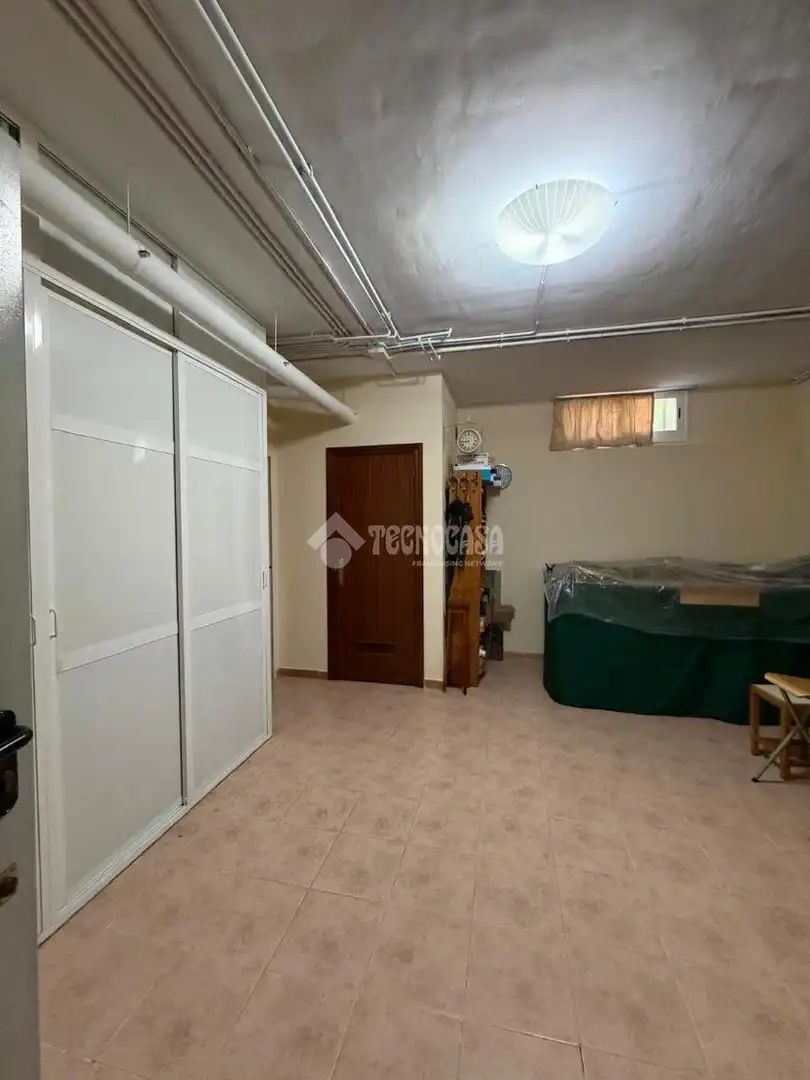 Detached homes for sale in Utrera  with Air Conditioner and Community pool