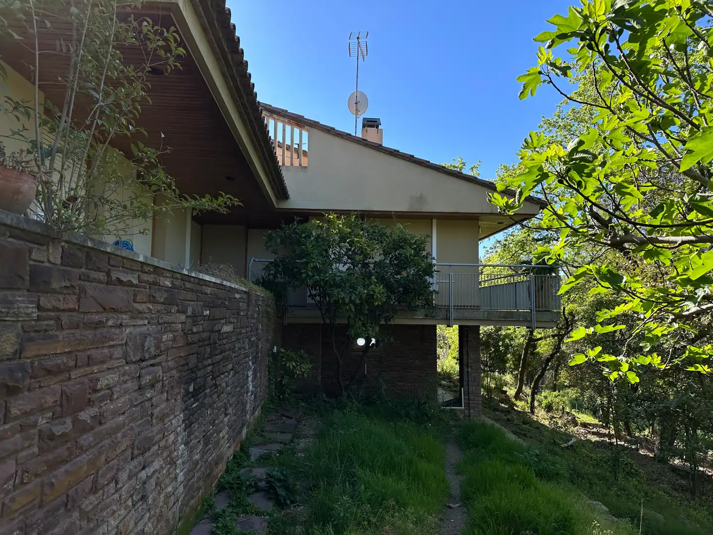 Vista exterior de Casa o chalet en venta en Bigues i Riells del Fai con Jardín privado, Terraza y Amueblado
