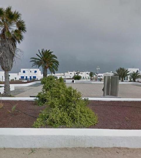Foto 2 de Casa adosada en venda a C/ Punta de la Sonda, La Graciosa, Teguise