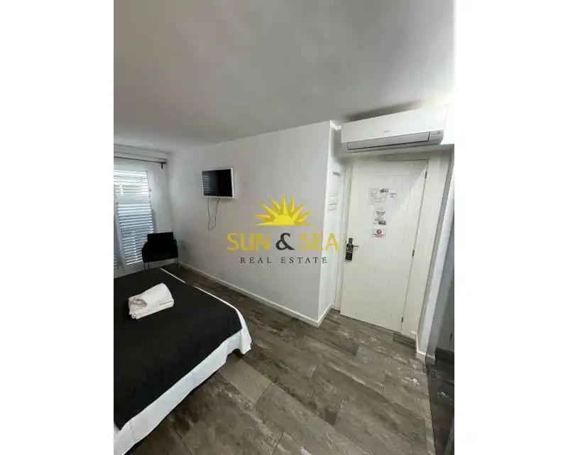 Habitación de Edificio en venta en Santa Pola