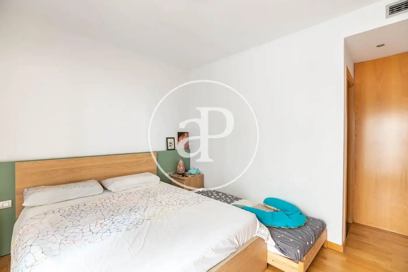 Dormitori de Casa o xalet de lloguer en Barcelona amb Aire condicionat, Calefacció i Terrassa