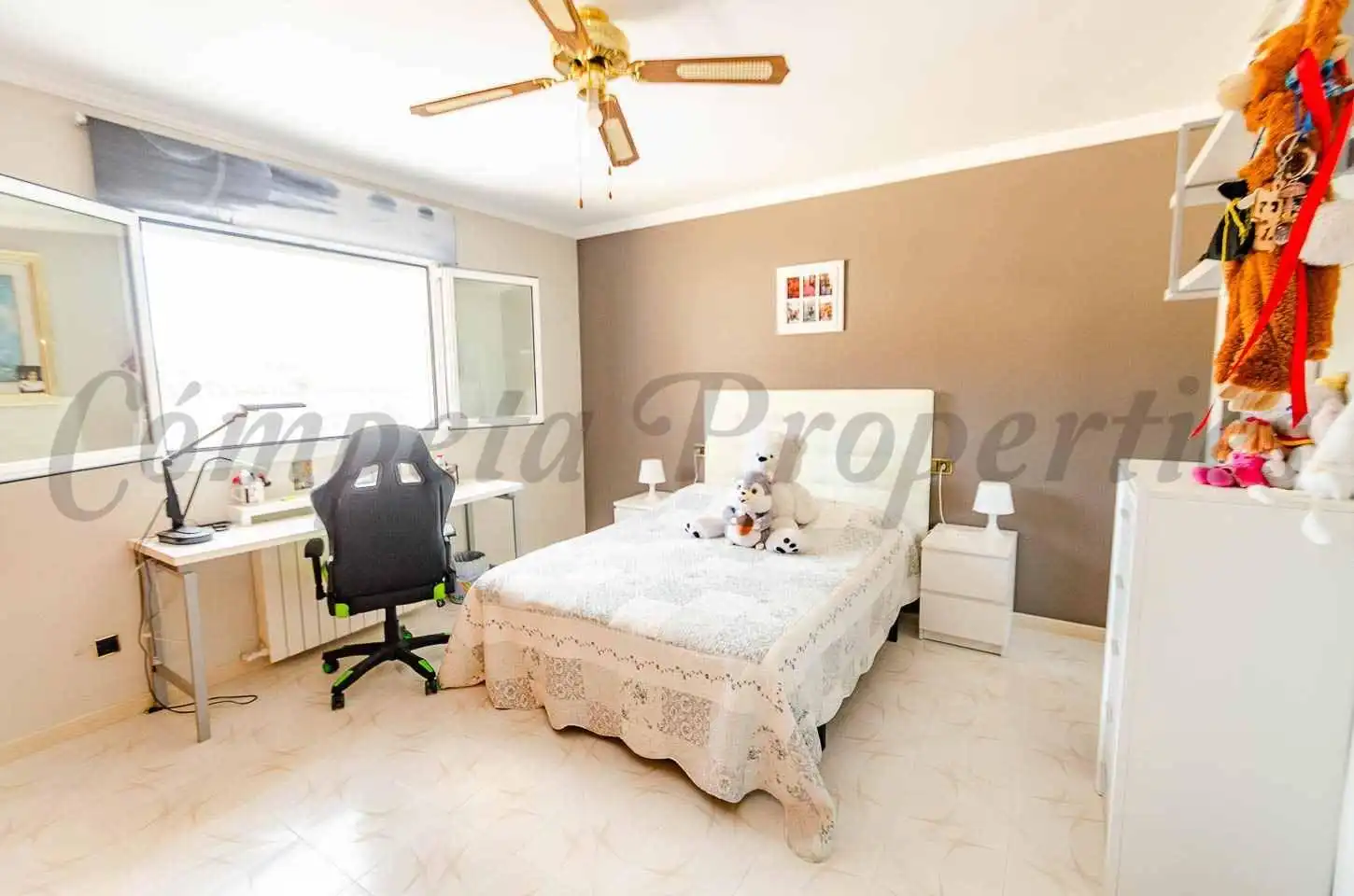 Casa amb piscina en venda a Canillas de Albaida, imagen 5