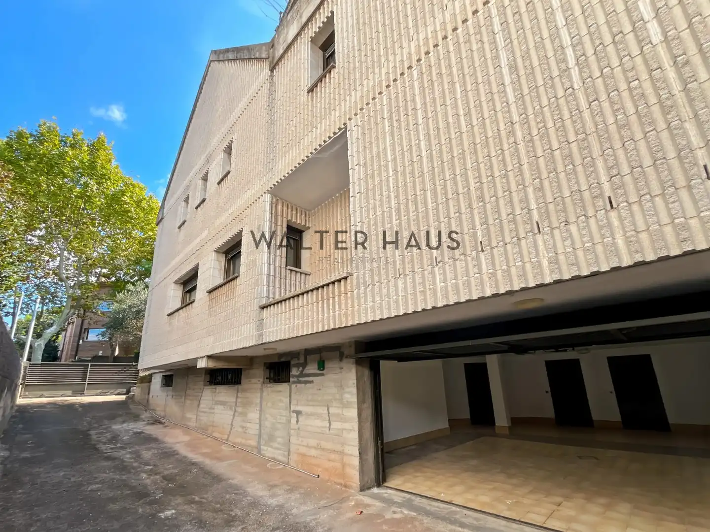 Houses for rent in Carrer d'Àngel Guimerà, L'Eixample
