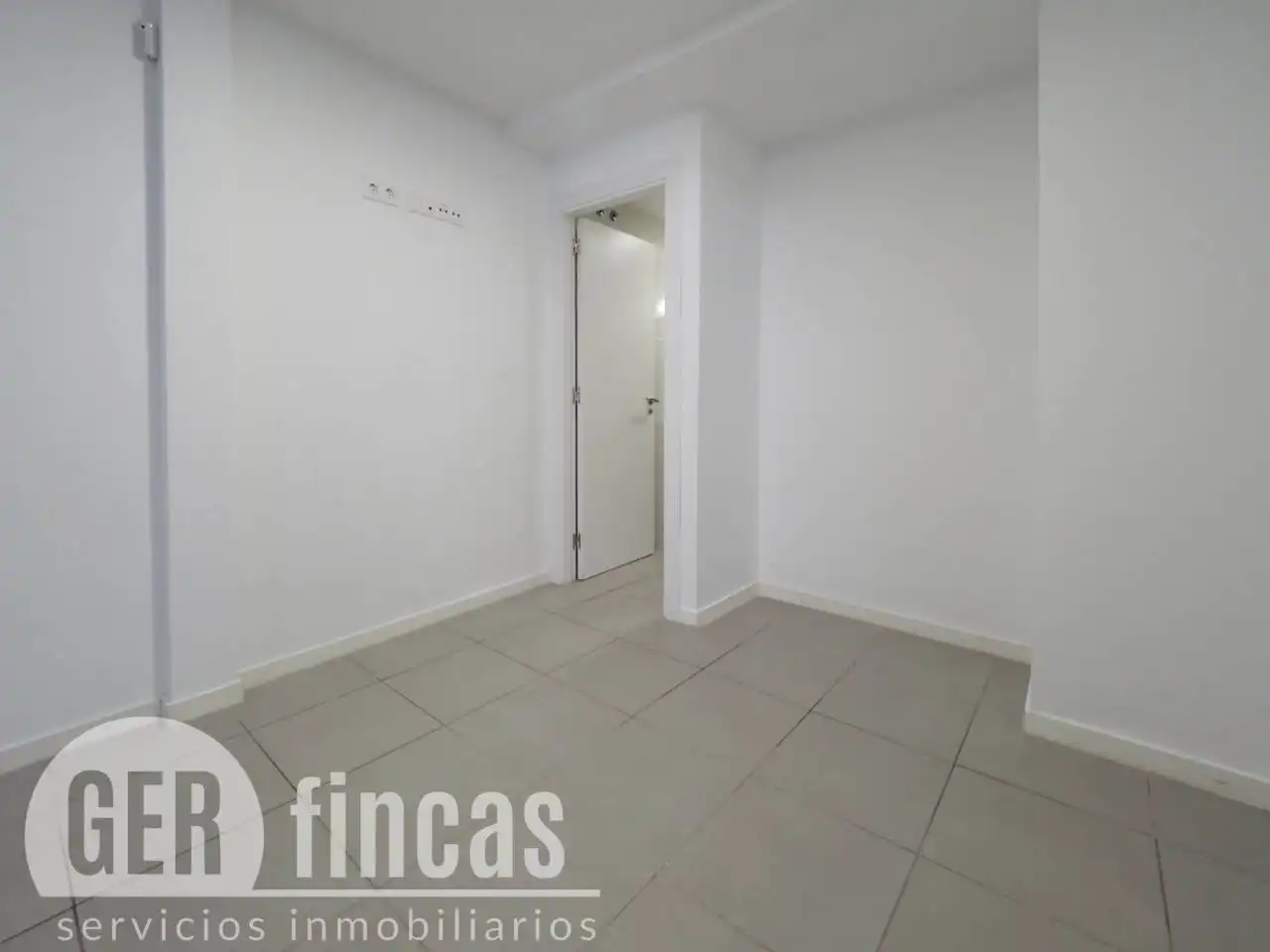 Flat for sale in Terrassa  with Heating