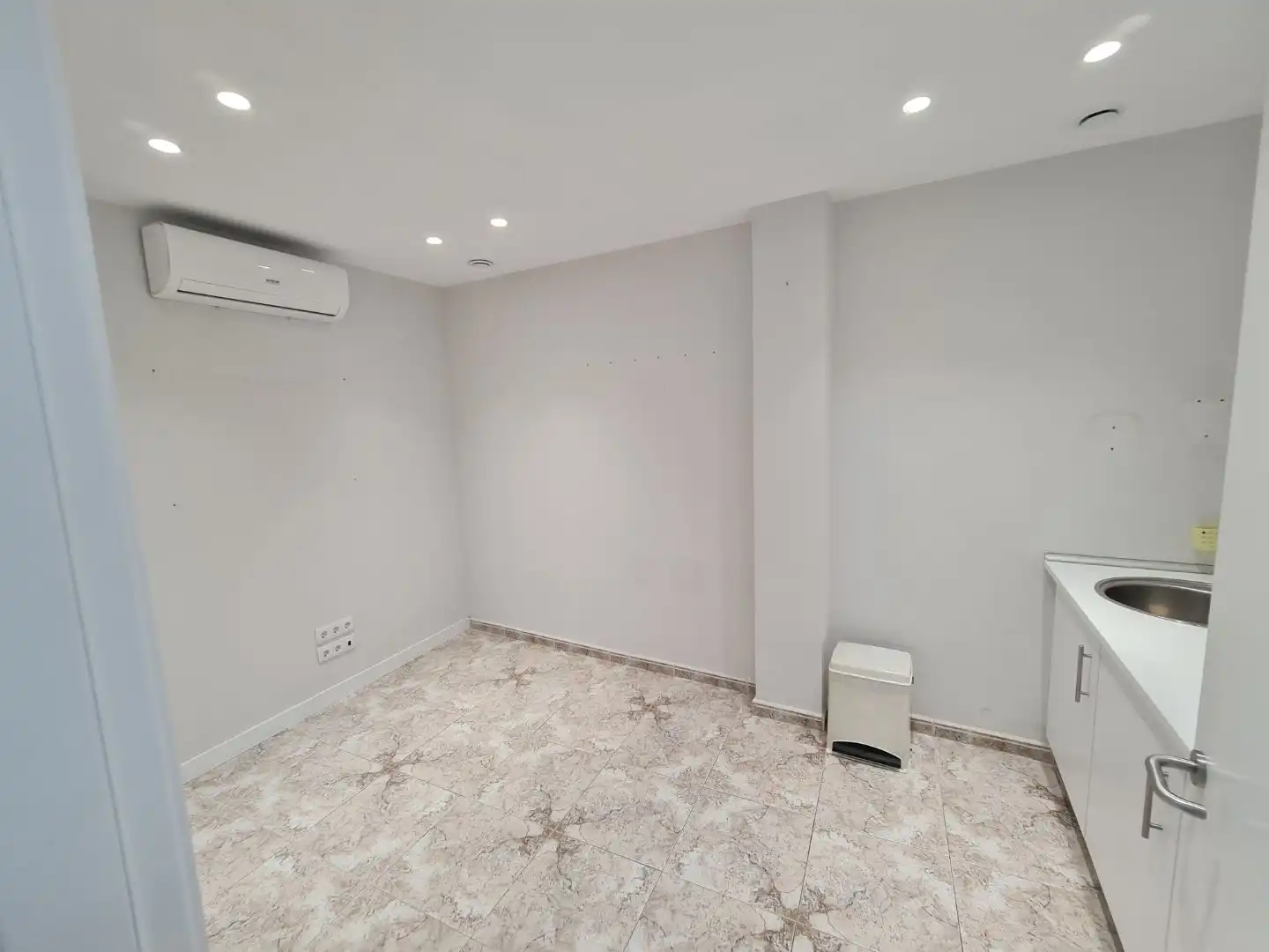 Local comercial de lloguer a jacint verdaguer 32, imagen 10