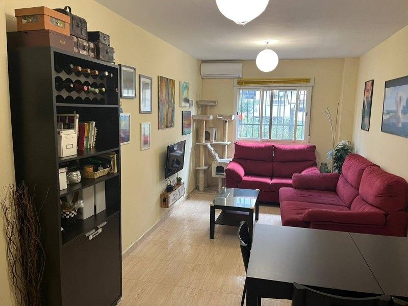 Sala d'estar de Planta baixa en venda en Plasencia amb Aire condicionat, Calefacció i Jardí privat