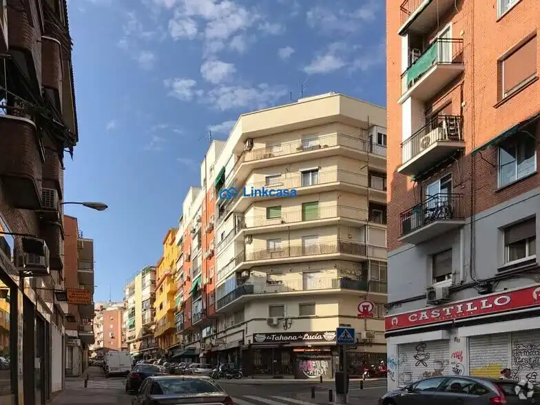 Außenansicht von Geschaftsraum zum Verkauf in Madrid mit Klimaanlage und Möbliert