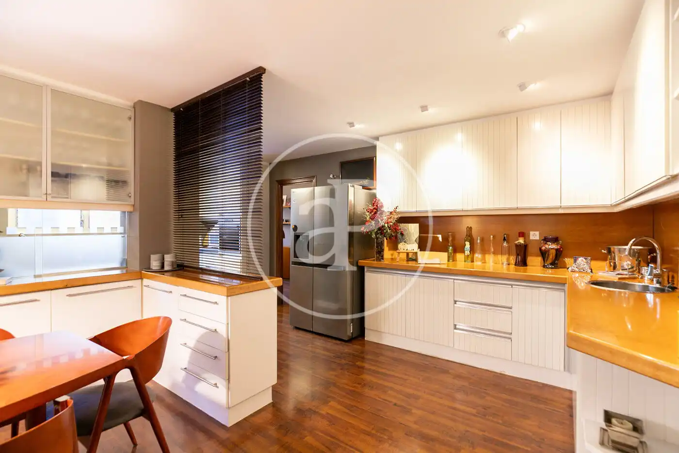 Cocina de Piso en venta en Barcelona con Aire acondicionado, Calefacción y Jardín privado