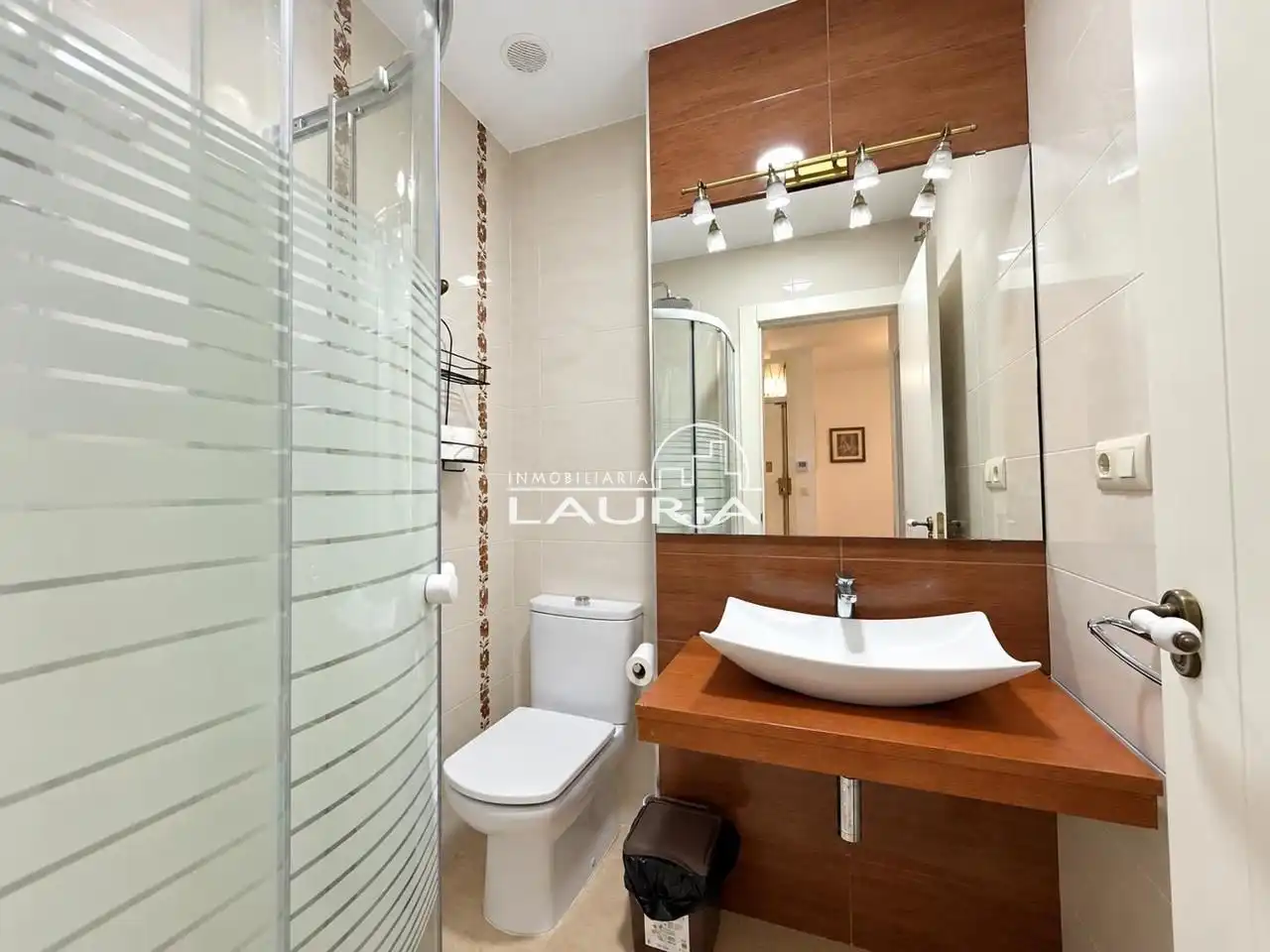 Bathroom of Flat for rent in Valencia  with Air Conditioner, Heating and Storage room