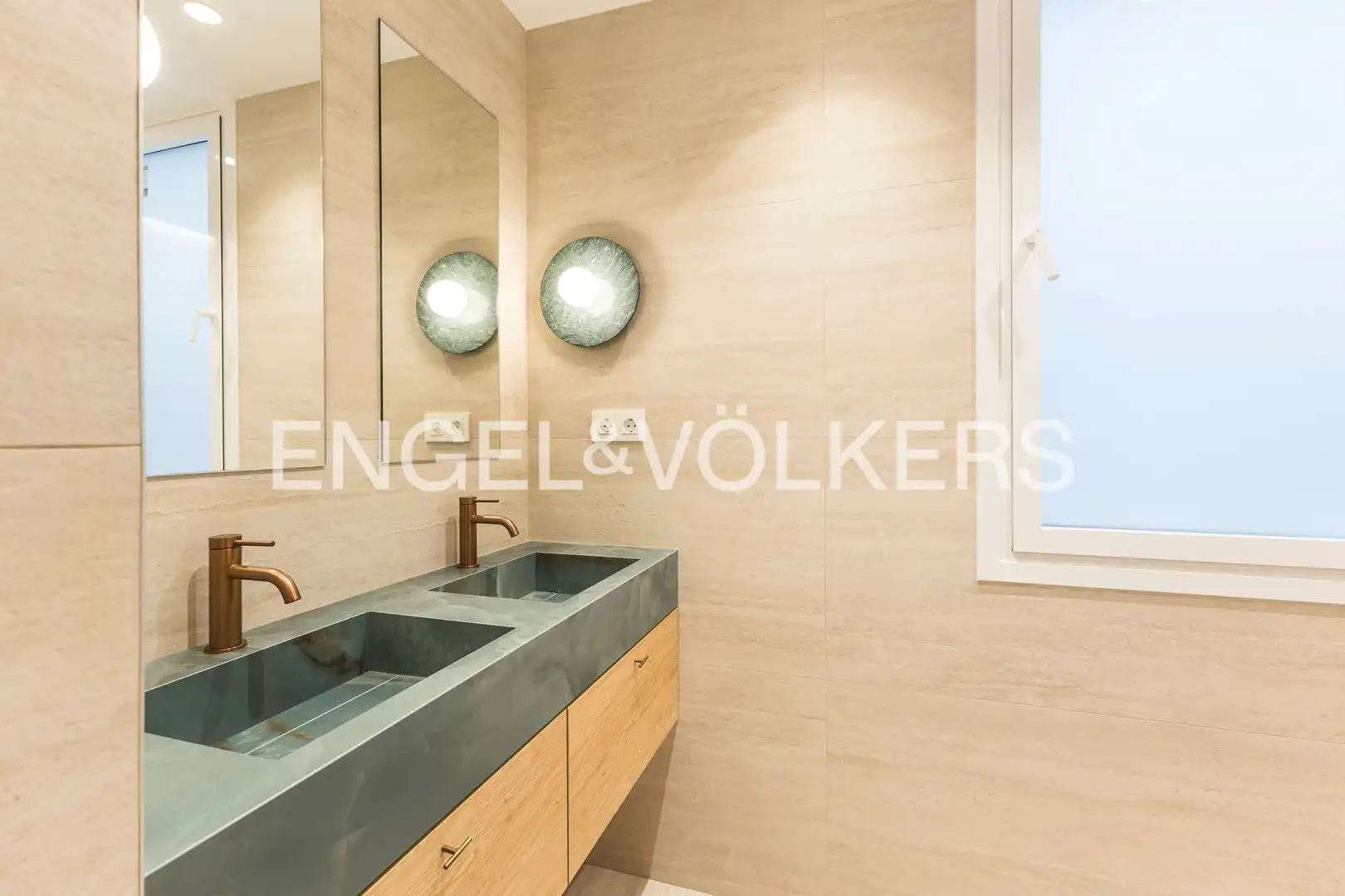 Bathroom of Flat for rent in Chamberí
