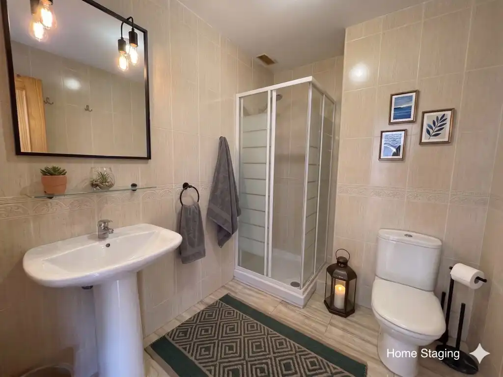 Badezimmer von Einfamilien-Reihenhaus zum Verkauf in Vélez-Málaga mit Klimaanlage, Terrasse und Abstellraum