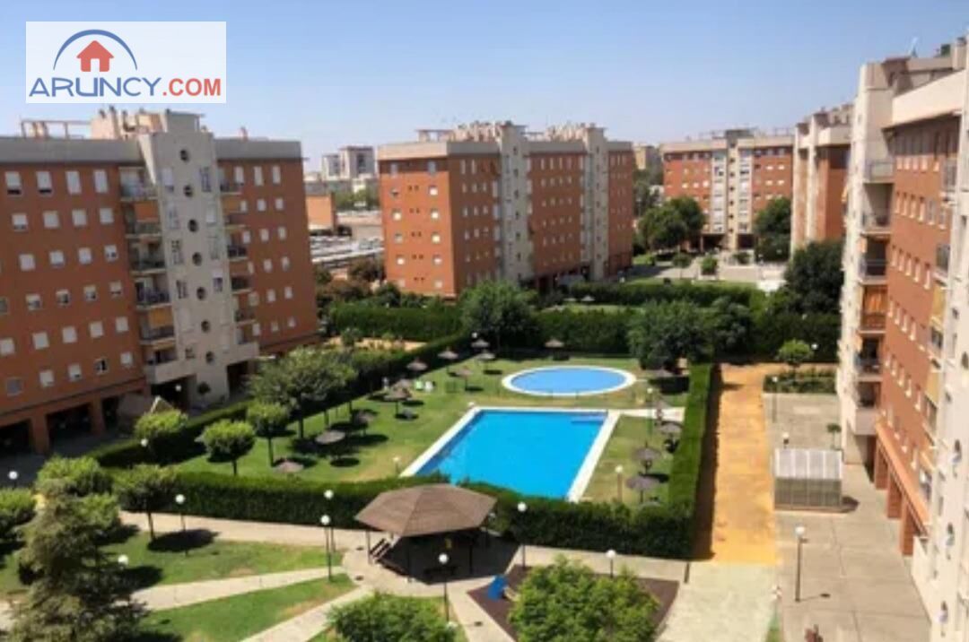 Bedroom of Flat for sale in  Sevilla Capital  with Air Conditioner, Heating and Private garden