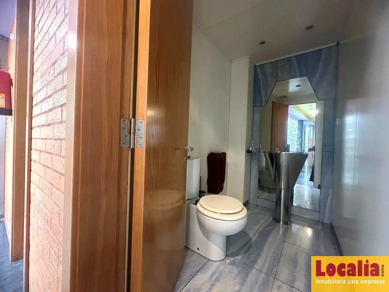 Badezimmer von Büro zur Miete in Torrelavega 