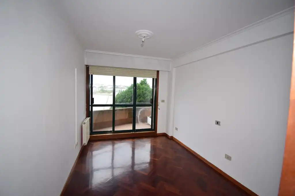 Bedroom of Detached homes for sale in Sada (A Coruña)  with Heating, Parquet flooring and Oven