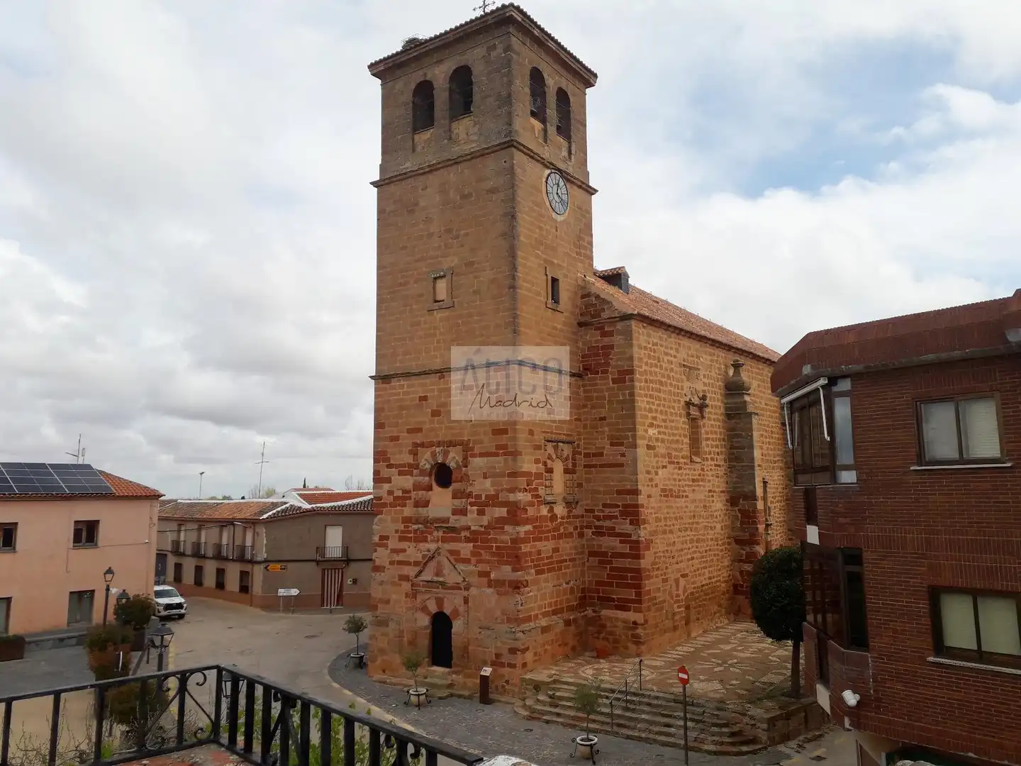 Vista exterior de Casa o xalet en venda en Cózar amb Terrassa
