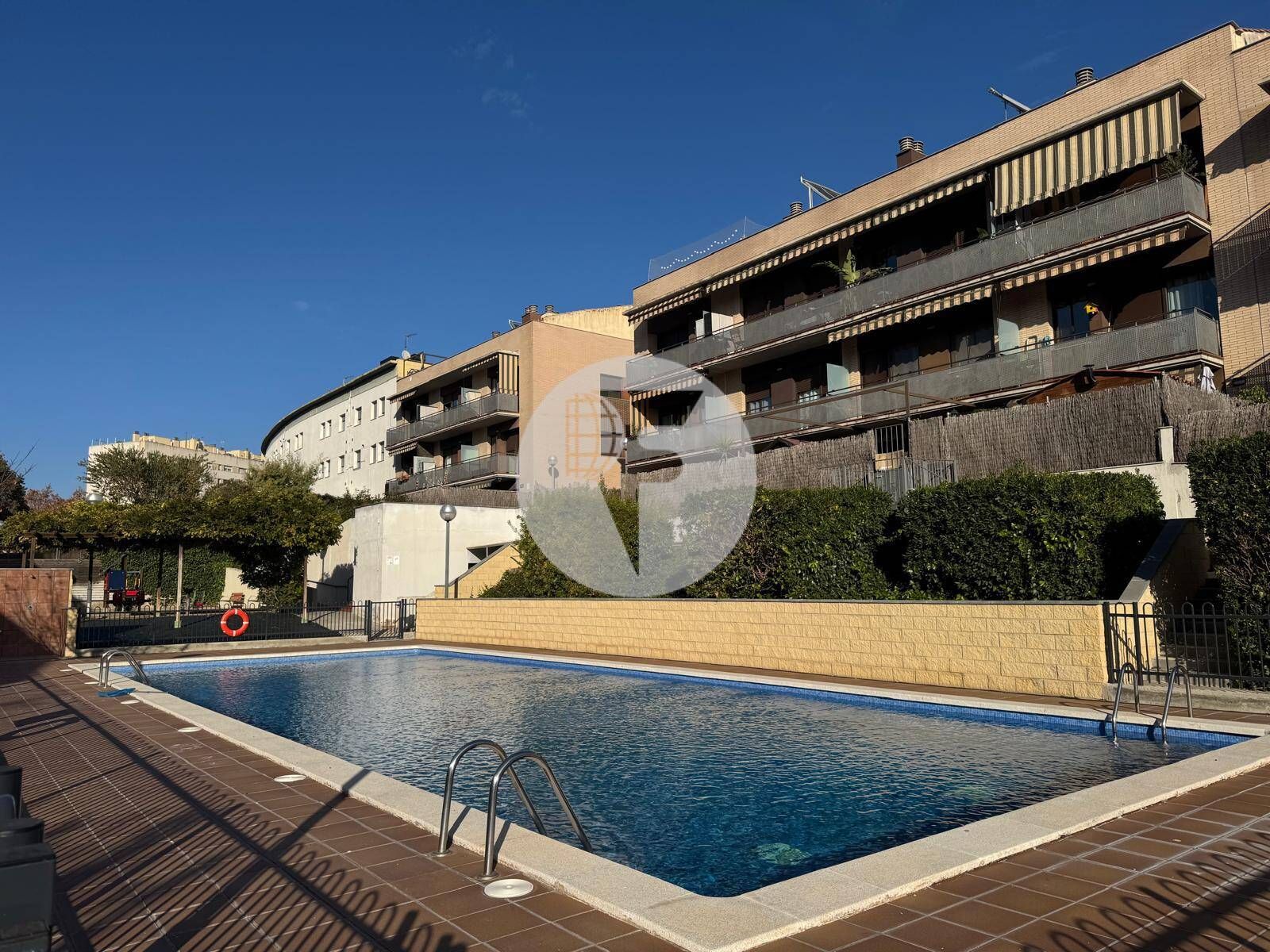 Piscina de Pis de lloguer en Terrassa amb Aire condicionat, Calefacció i Piscina