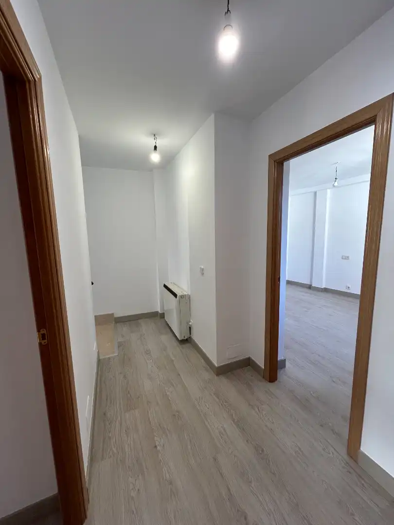 Einfamilien-Reihenhaus zum Verkauf in Corpa mit Klimaanlage, Heizung und Terrasse