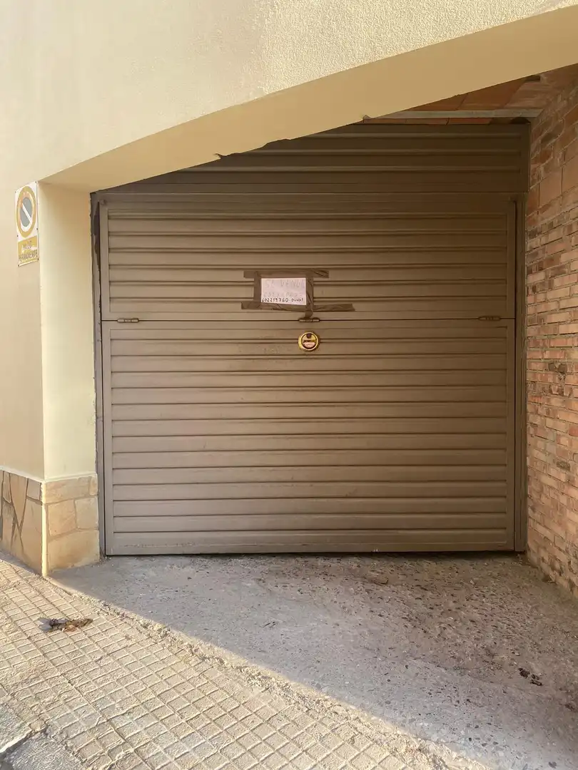 Aparcament de Local en venda en Gelida