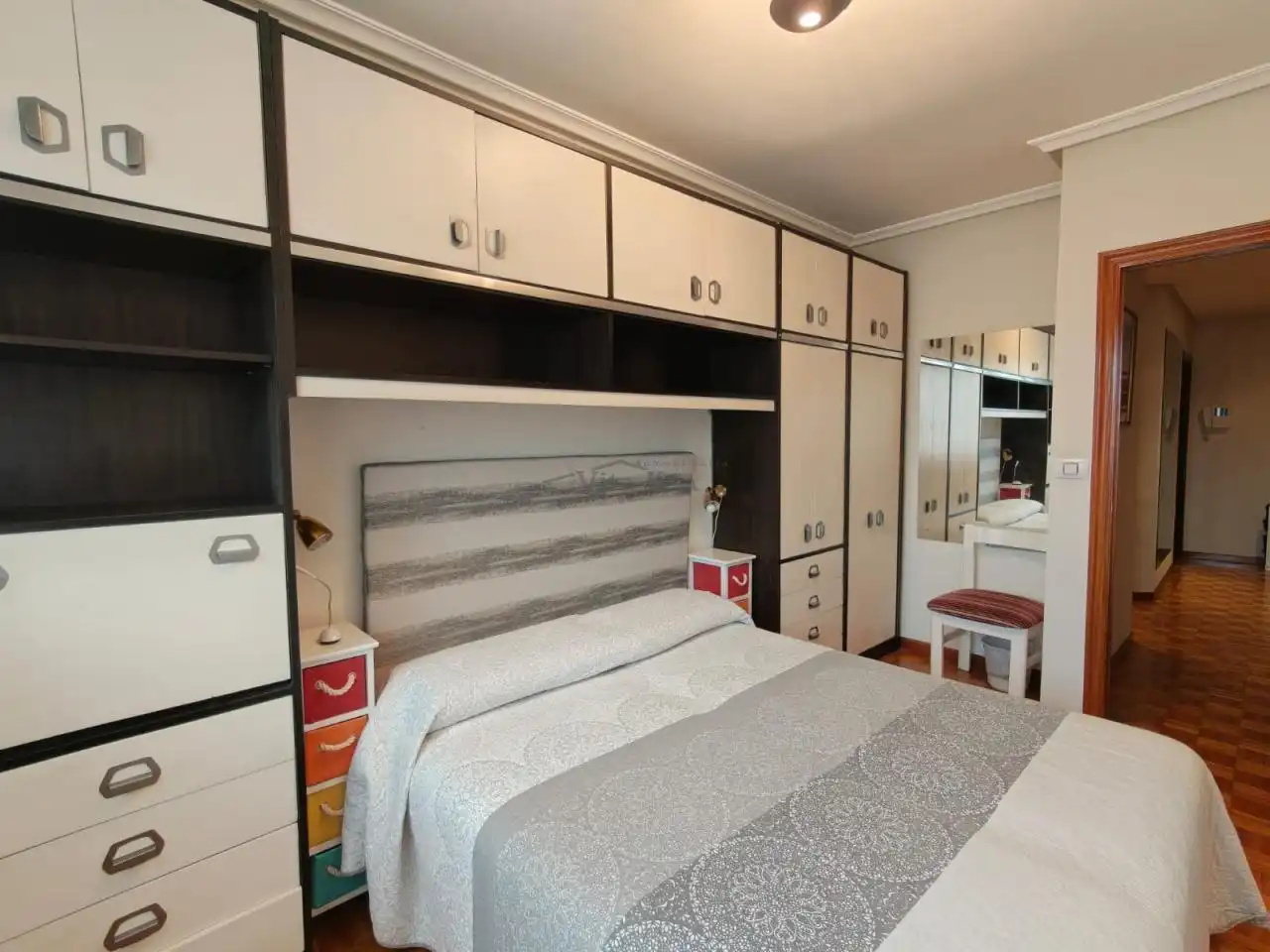 Bedroom of Flat for rent in Ourense Capital   with Heating, Parquet flooring and Furnished