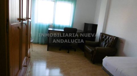 Foto 3 de Piso de alquiler en Nueva Andalucía, Almería Capital