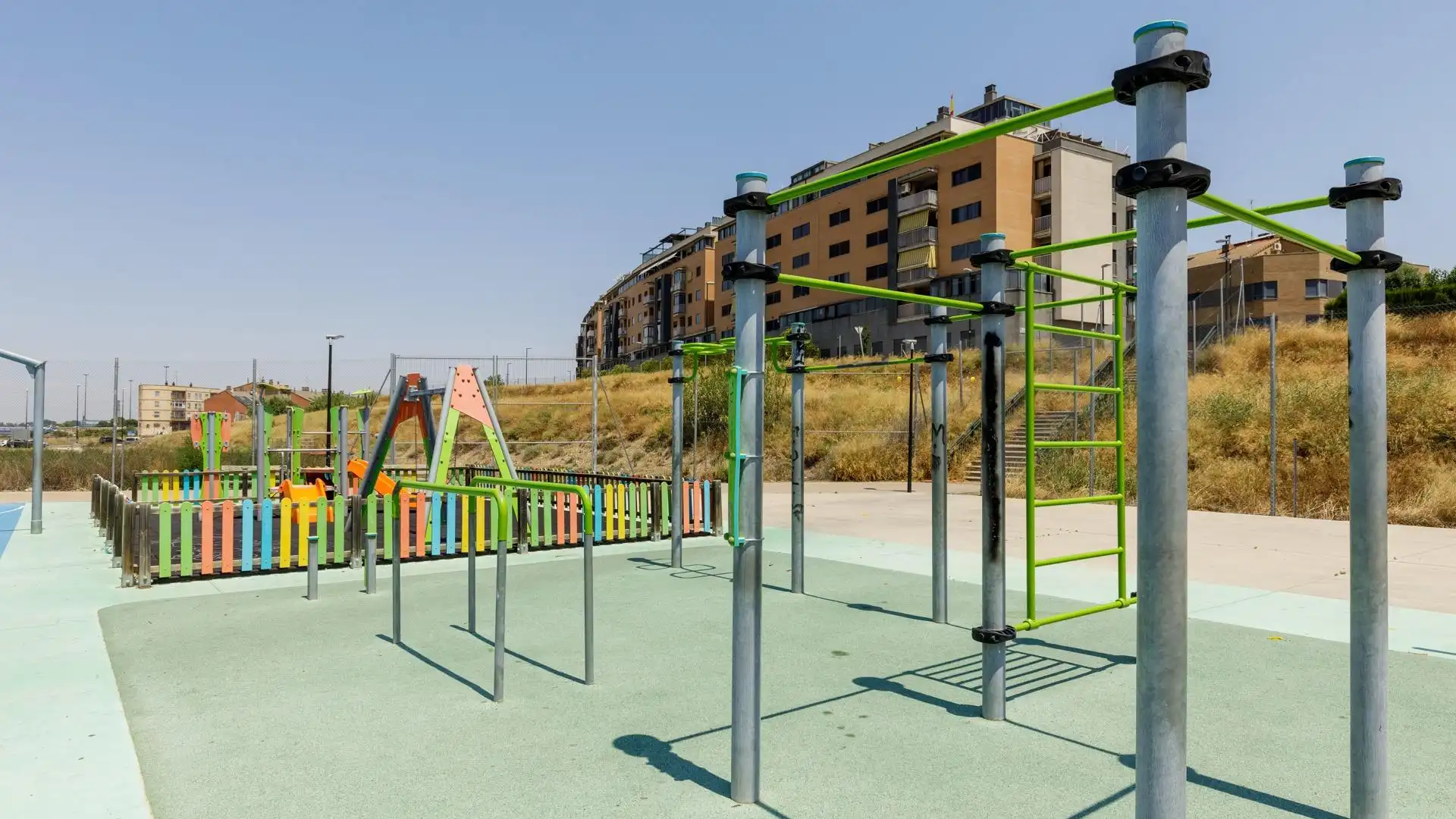 Vista exterior de Casa adosada en venta en Zaragoza con Aire acondicionado, Calefacción y Terraza