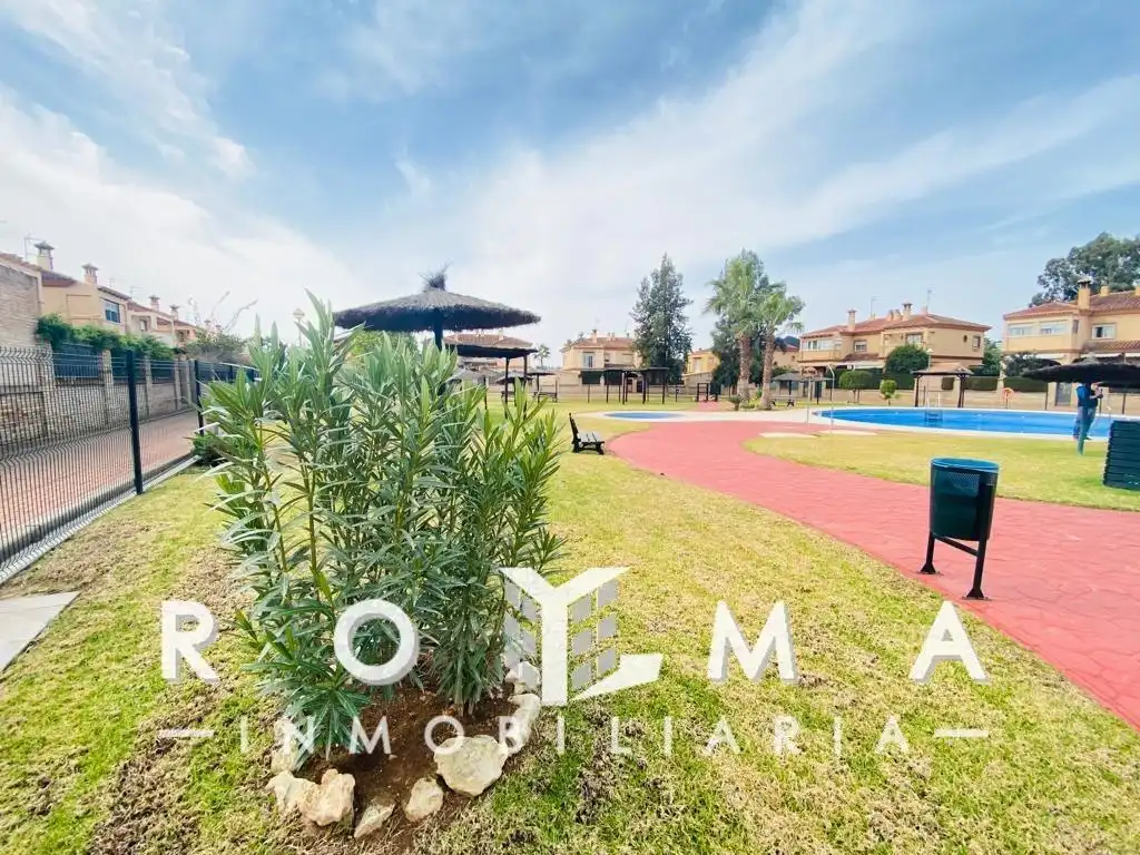 Exterior view of Detached homes for rent in Montequinto  with Air Conditioner, Heating and Terrace
