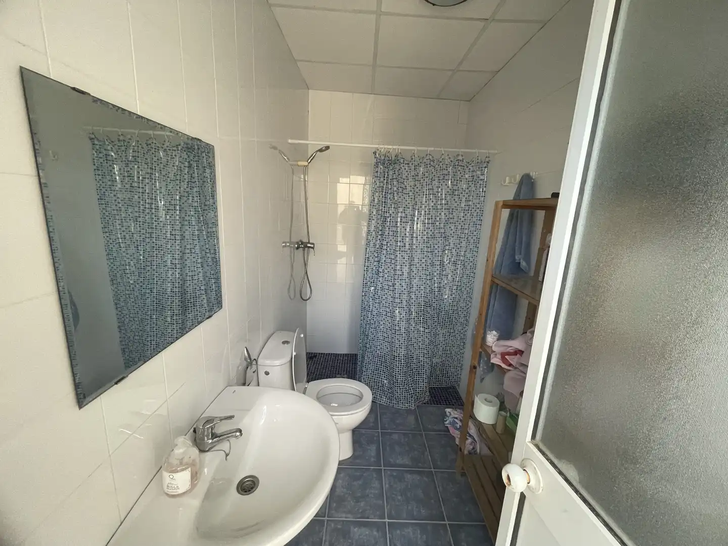 Baño de Garaje de alquiler en La Roda de Andalucía