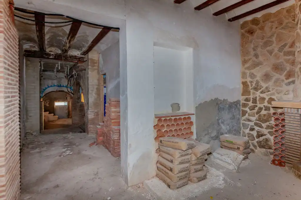 Buildings for sale in Sellent