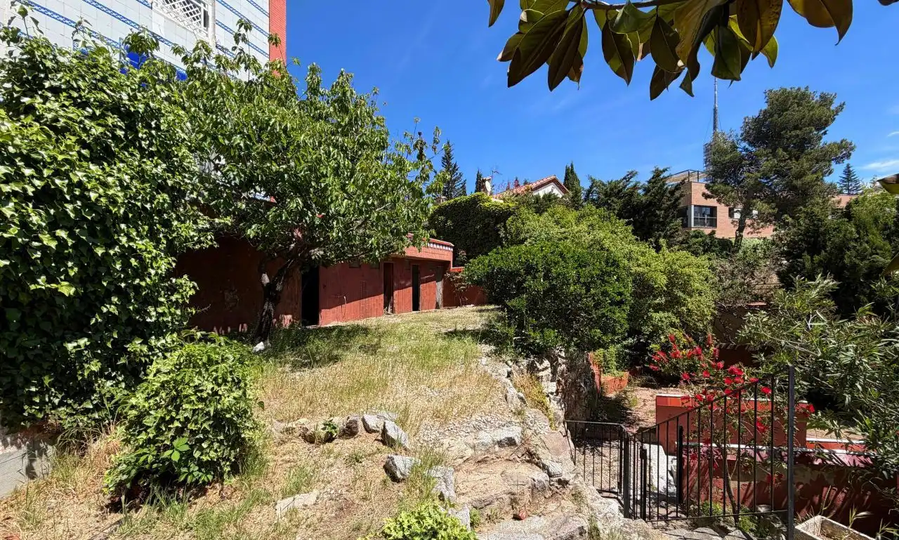 Casa con giardino in vendita a Carrer dels Algarves, imagen 5