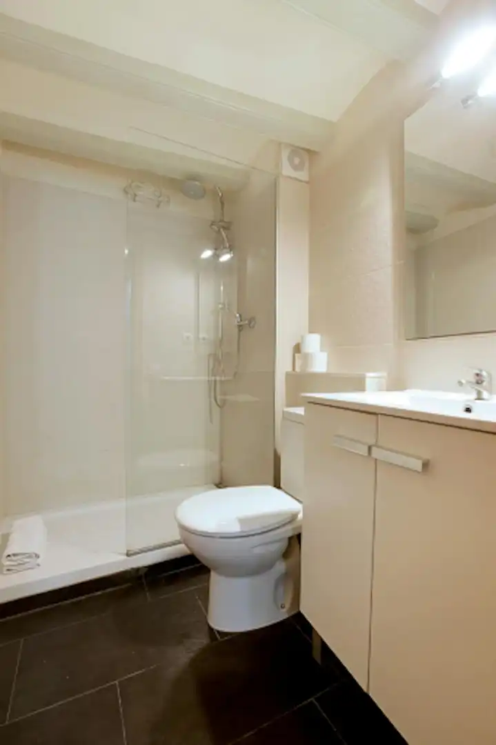Bathroom of Flat for rent in Barcelona  with Heating, Furnished and Washing machine