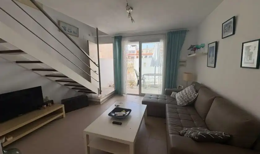 Wohnzimmer von Einfamilien-Reihenhaus zum Verkauf in Carboneras mit Klimaanlage, Terrasse und Abstellraum