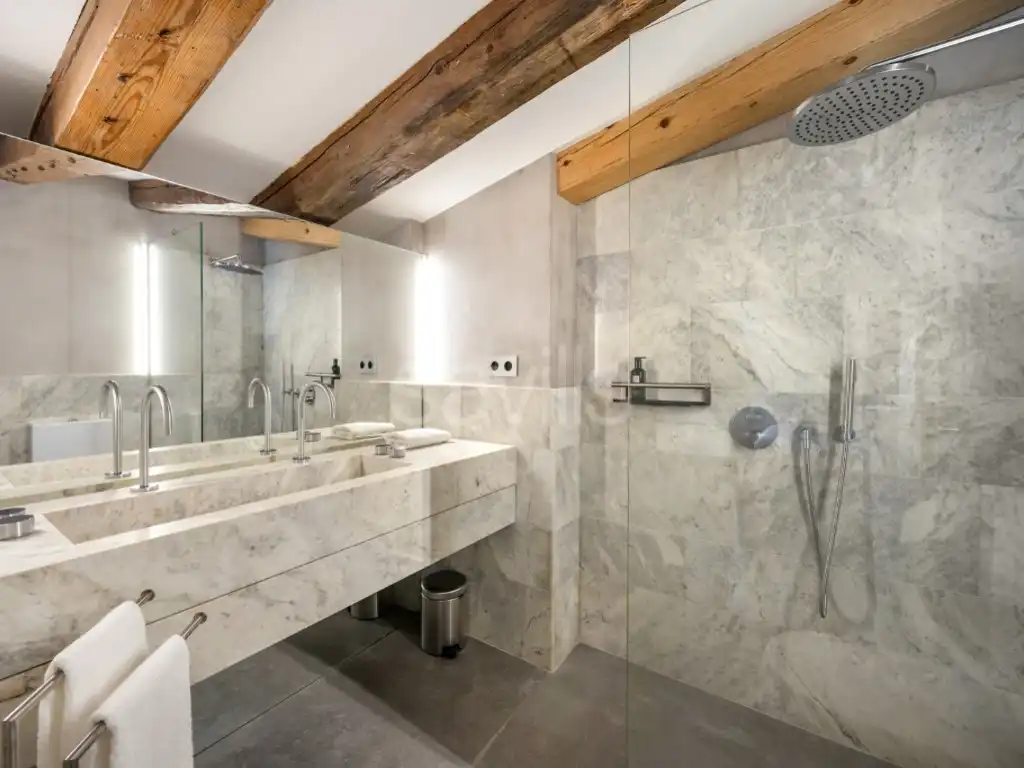 Bany de Apartament de lloguer en Barcelona amb Piscina i Moblat
