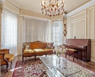 Sala d'estar de Casa adosada en venda en Getxo  amb Terrassa