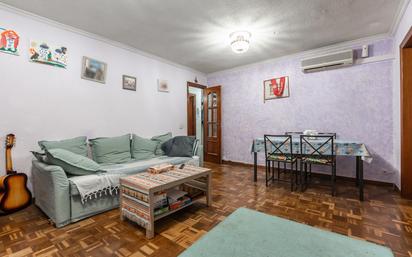 Living room of Flat for sale in  Madrid Capital  with Heating and Terrace