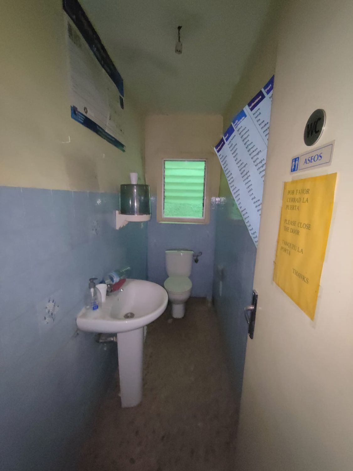 Bany de Oficina de lloguer en Barberà del Vallès amb Aire condicionat i Calefacció