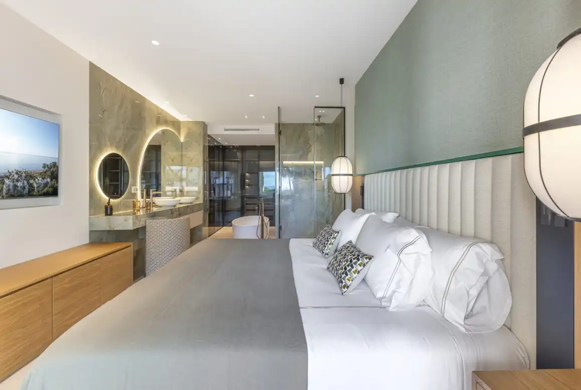 Bedroom of Flat for sale in Estepona  with Air Conditioner, Heating and Private garden