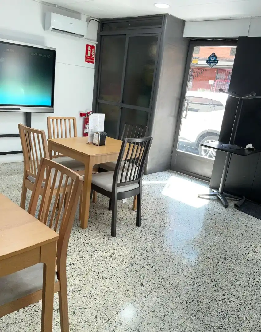 Local comercial en traspaso en Carrer de Nàpols 55, imagen 6