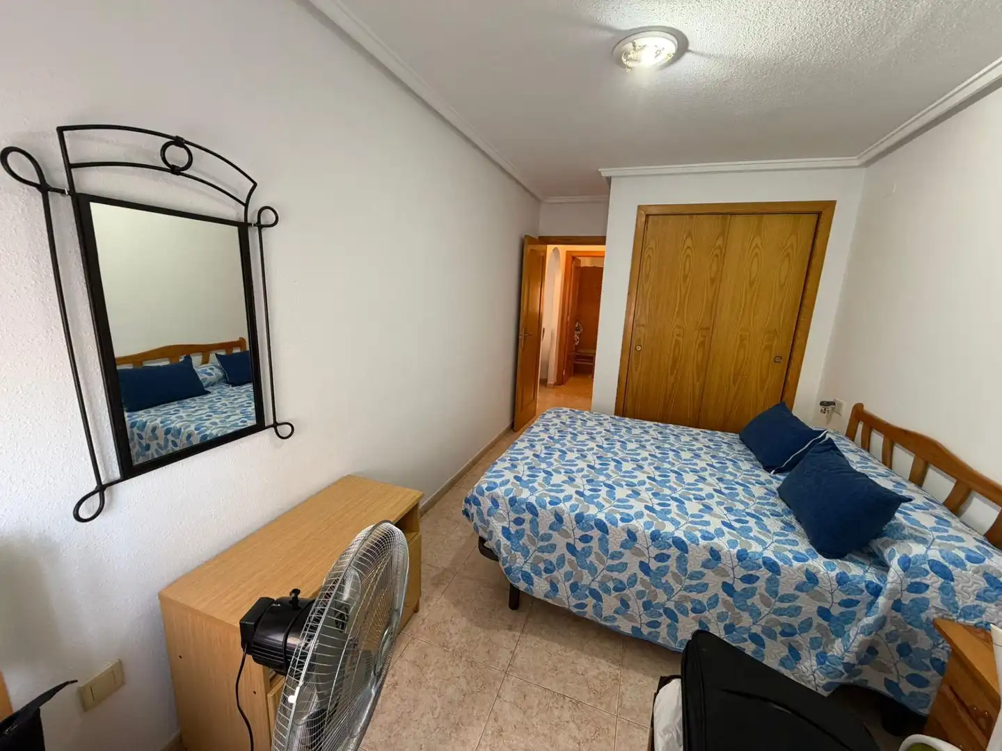 Dormitori de Apartament en venda en Torrevieja amb Terrassa, Moblat i Piscina comunitària
