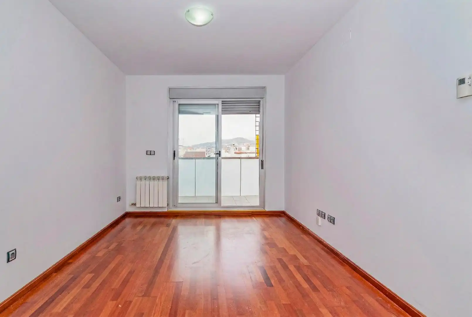 Habitación de Piso en venta en Granada con Aire acondicionado, Calefacción y Jardín privado