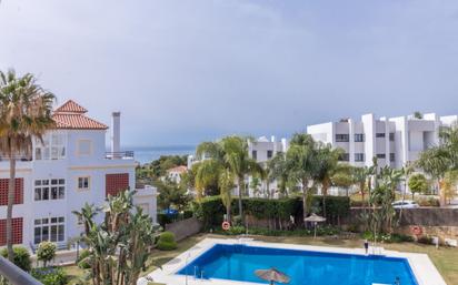 Piscina de Apartament en venda en Manilva amb Aire condicionat, Terrassa i Piscina