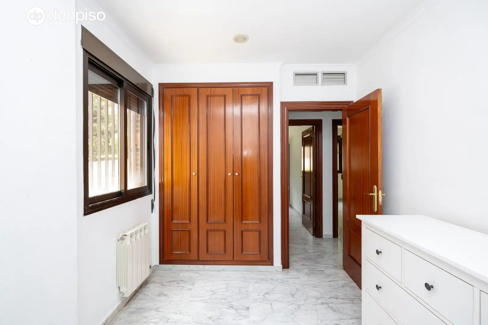 Schlafzimmer von Wohnung zum Verkauf in Granada