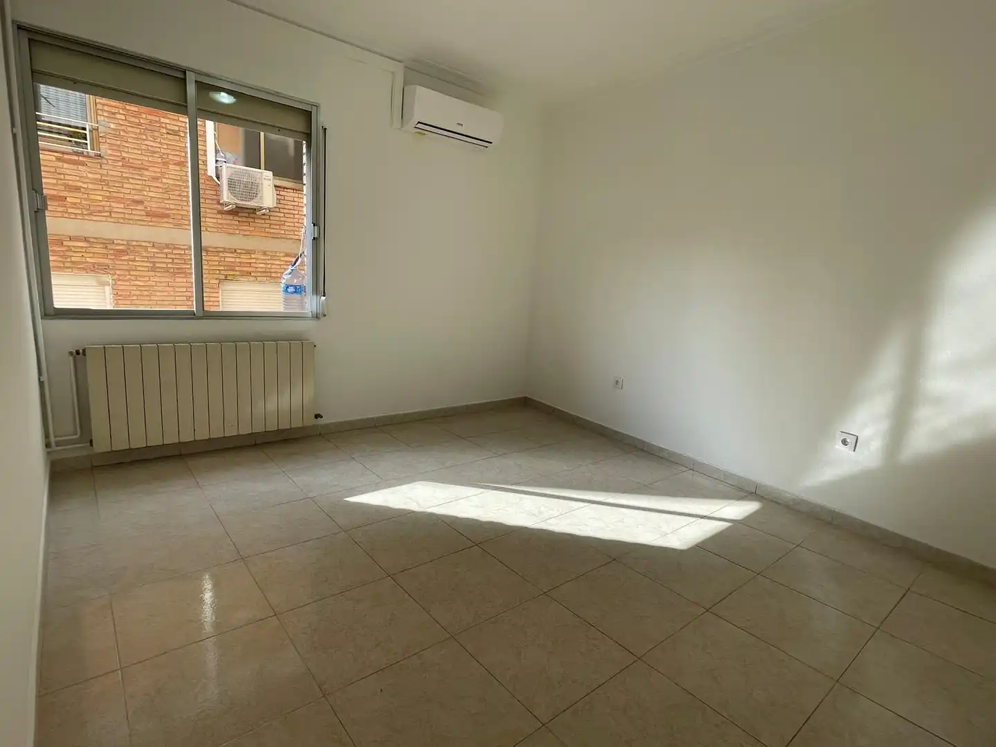 Habitación de Piso en venta en Badalona con Aire acondicionado y Calefacción