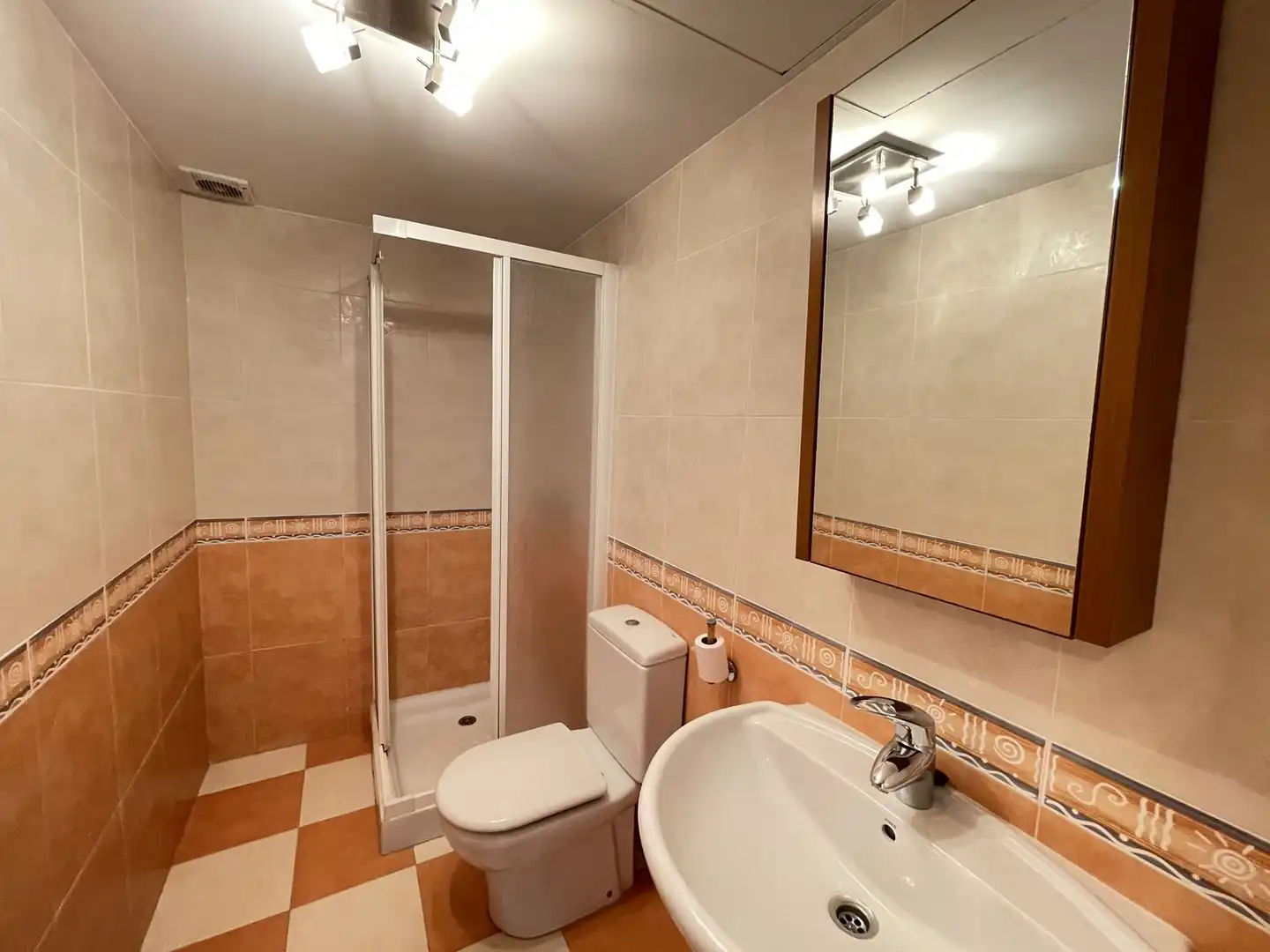 Bathroom of Houses for sale in Estepona  with Air Conditioner, Private garden and Terrace