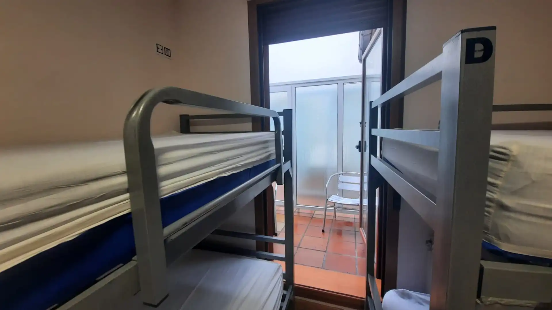 Schlafzimmer von Gebäude zum Verkauf in Cacabelos mit Alarm