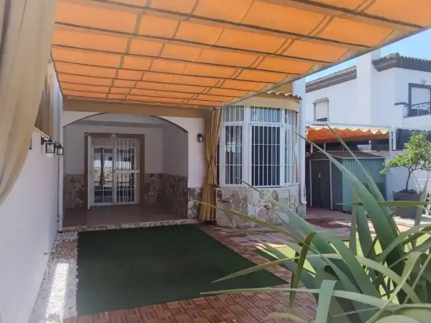 Flat for sale in Almensilla  with Air Conditioner, Private garden and Storage room