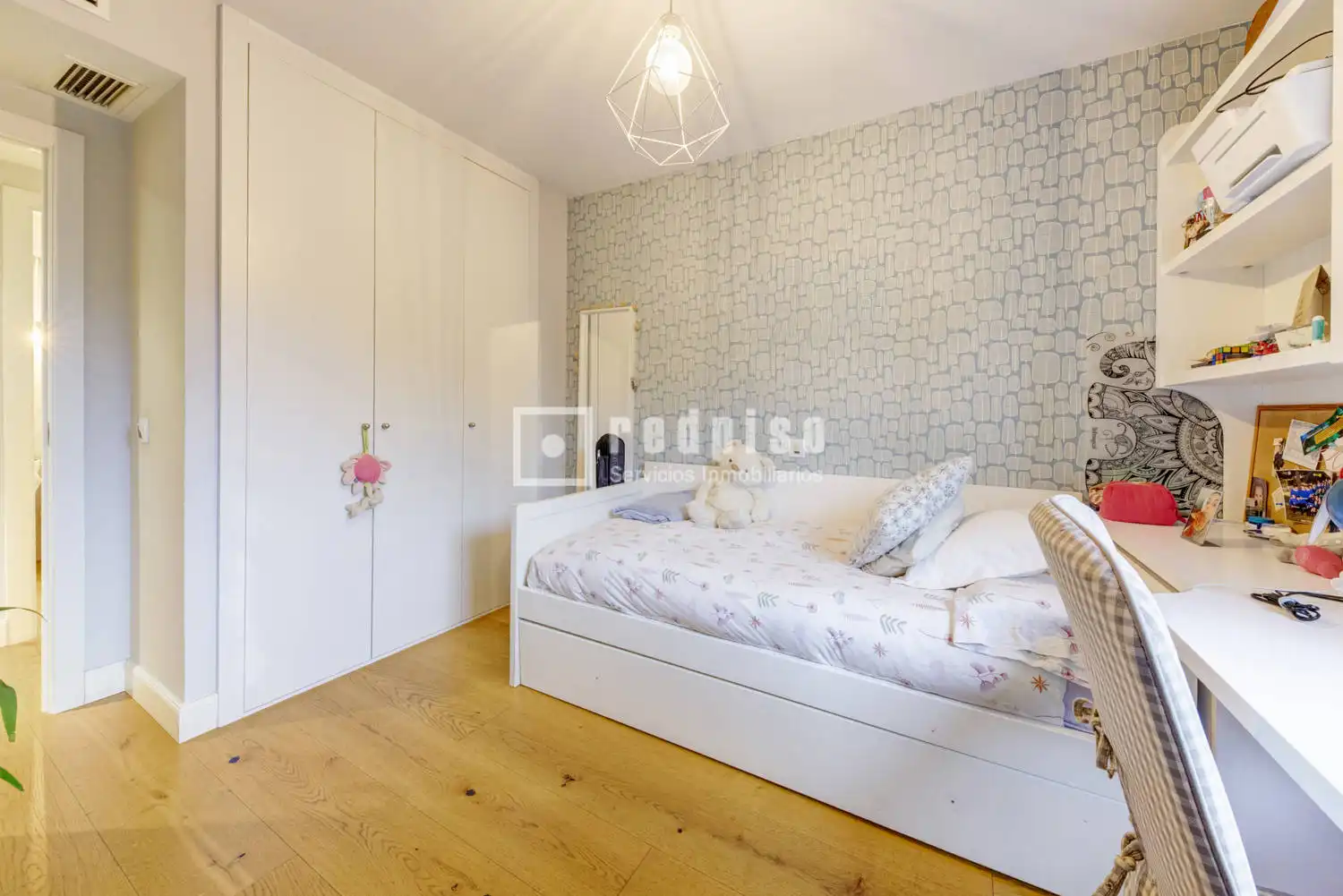 Habitación de Ático en venta en Pozuelo de Alarcón con Aire acondicionado, Calefacción y Jardín privado